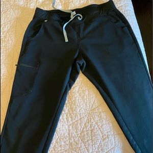 Figs Black PXL Zamora joggers.